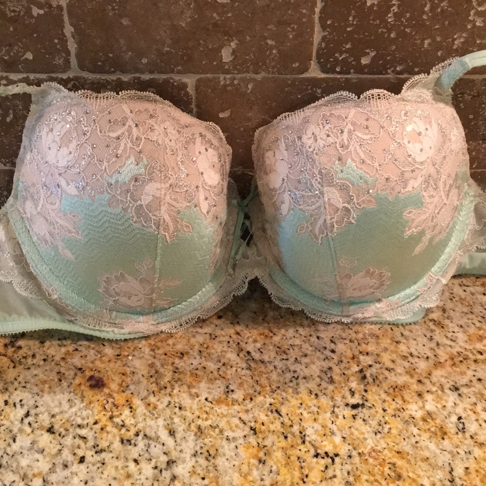 Victoria Secret Very Sexy Balconet 36D